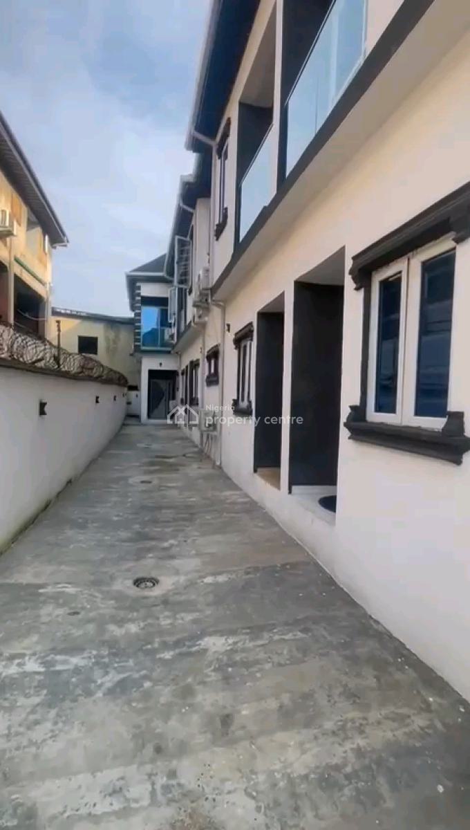 2 Nos of Decent Mini Duplex All Room En-suite with Guest Toilet, By Pedro Road, Shomolu, Lagos, Detached Duplex for Rent