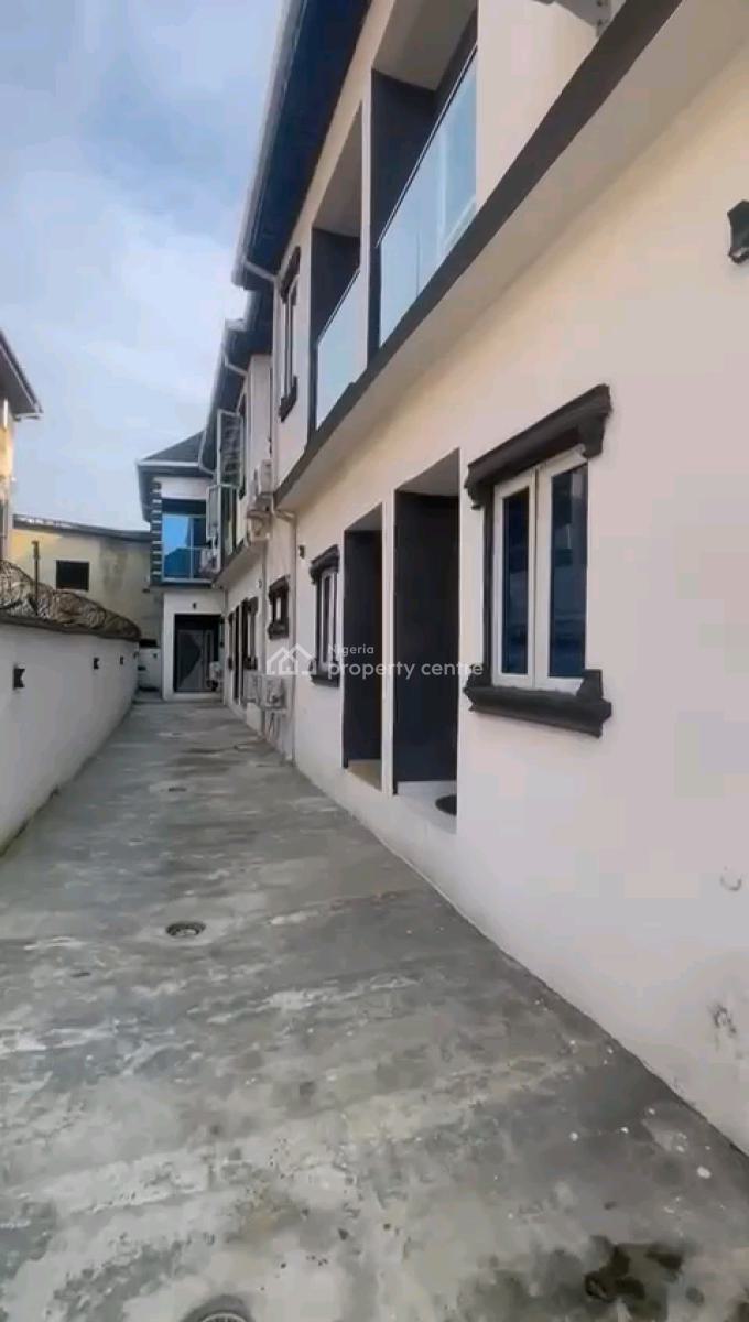 2 Nos of Decent Mini Duplex All Room En-suite with Guest Toilet, By Pedro Road, Shomolu, Lagos, Detached Duplex for Rent