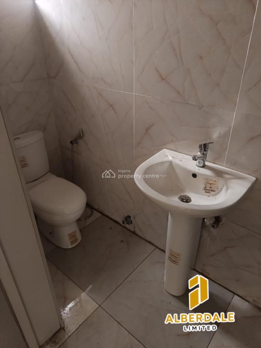 Well-maintained & Fully Serviced 4-bedroom Terrace, Ikota, Lekki, Lagos, Terraced Duplex for Rent