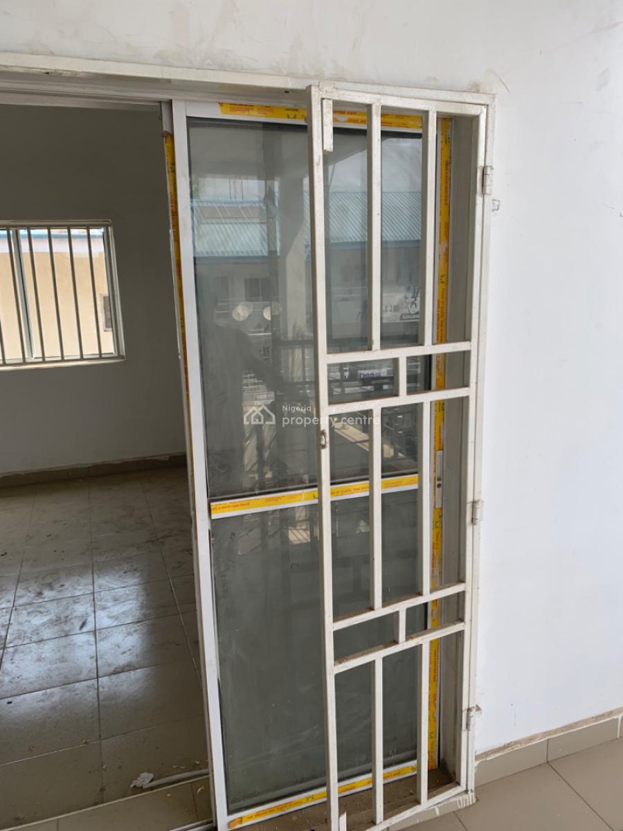 Office/shop Space on The Second Floor, Gark 2 District, Abuja, Garki, Abuja, Shop for Rent