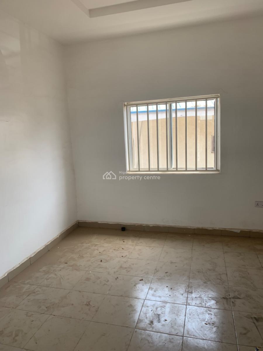 Office/shop Space on The Second Floor, Gark 2 District, Abuja, Garki, Abuja, Shop for Rent
