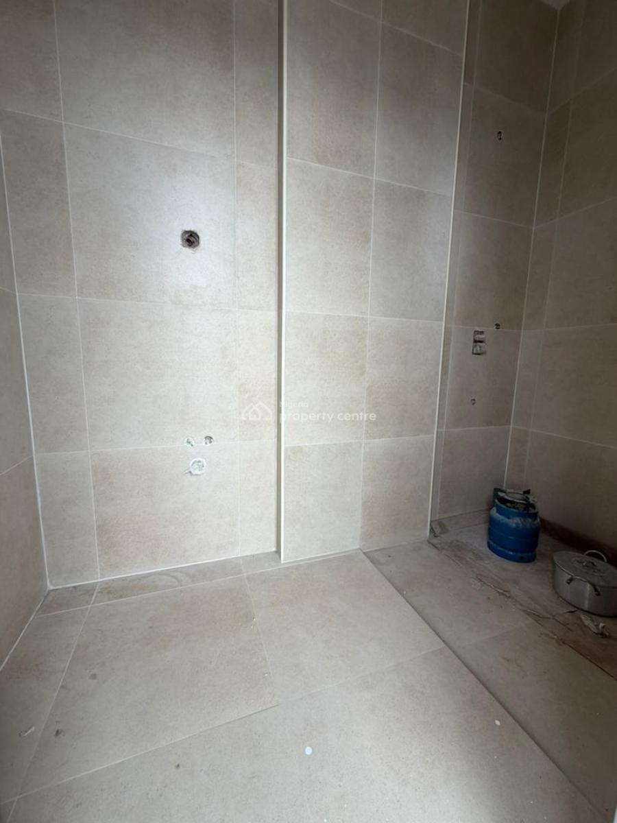 Tastefully Finished 2 Bedroom Flat ( Serviced), Lekki Phase 1, Lekki, Lagos, Flat / Apartment for Sale