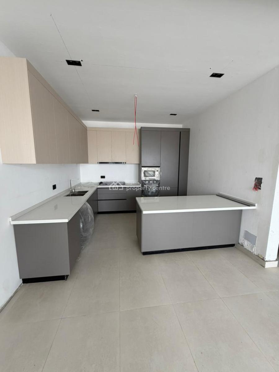 Tastefully Finished 2 Bedroom Flat ( Serviced), Lekki Phase 1, Lekki, Lagos, Flat / Apartment for Sale