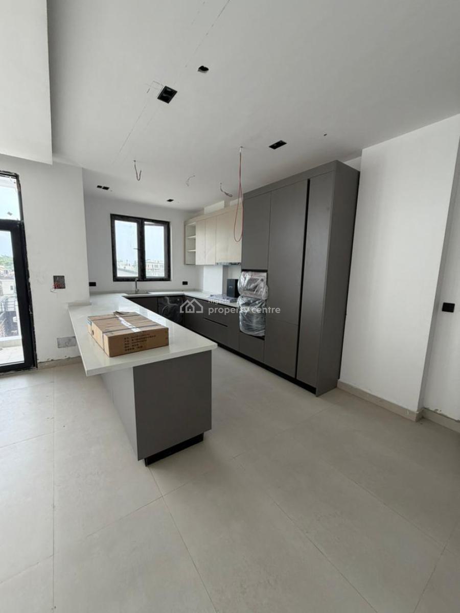 Tastefully Finished 2 Bedroom Flat ( Serviced), Lekki Phase 1, Lekki, Lagos, Flat / Apartment for Sale