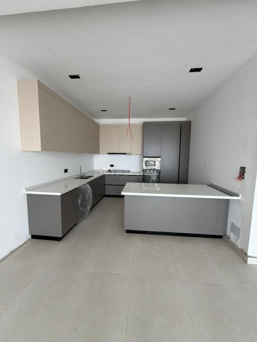 Tastefully Finished 2 Bedroom Flat ( Serviced), Lekki Phase 1, Lekki, Lagos, Flat / Apartment for Sale