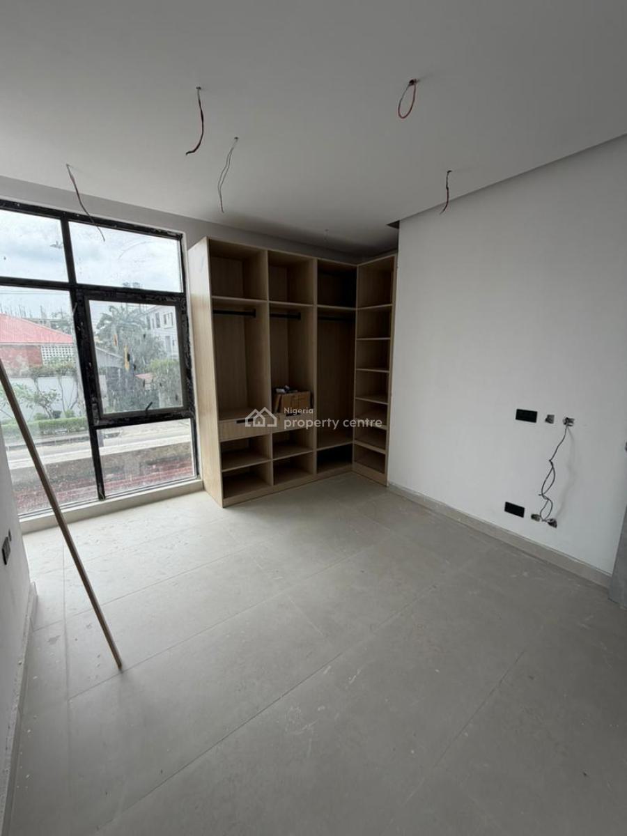 Tastefully Finished 2 Bedroom Flat ( Serviced), Lekki Phase 1, Lekki, Lagos, Flat / Apartment for Sale