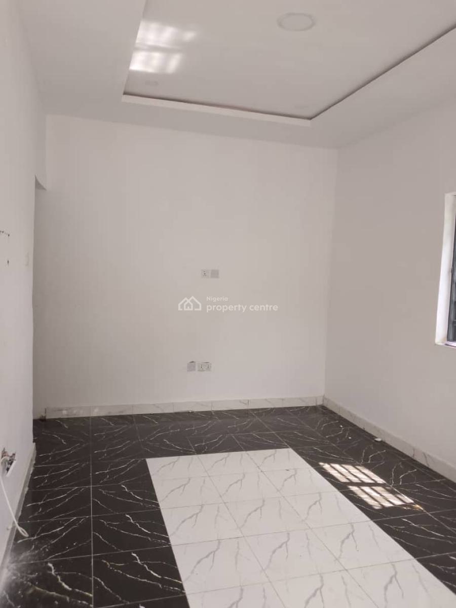 Spacious Mini Flat (downstairs), Ogogoro Palace, Ogunfayo, Eputu, Ibeju-lekki, Ajah, Lagos, Mini Flat (room and Parlour) for Rent