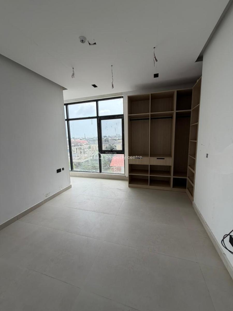 Tastefully Finished 3 Bedroom Flat ( Serviced), Lekki Phase 1, Lekki, Lagos, Flat / Apartment for Sale