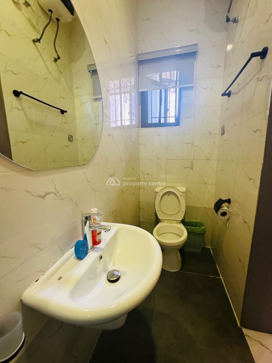 Nicely Built 1 Bedroom Apartment, Lekki Phase 1, Lekki, Lagos, Flat / Apartment Short Let