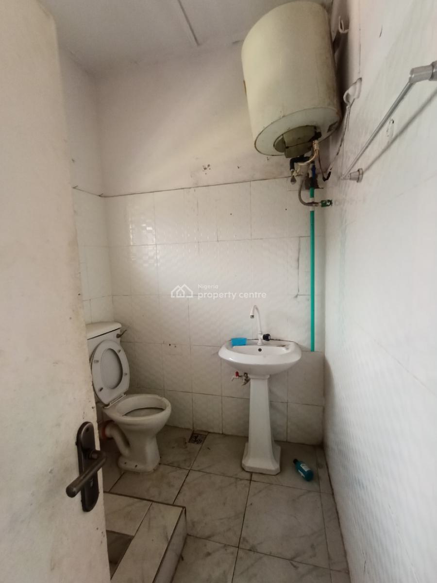 Decent Spacious 5 Bedroom Semi Detached Duplex with Bq, Ilupeju, Lagos, Semi-detached Duplex for Rent