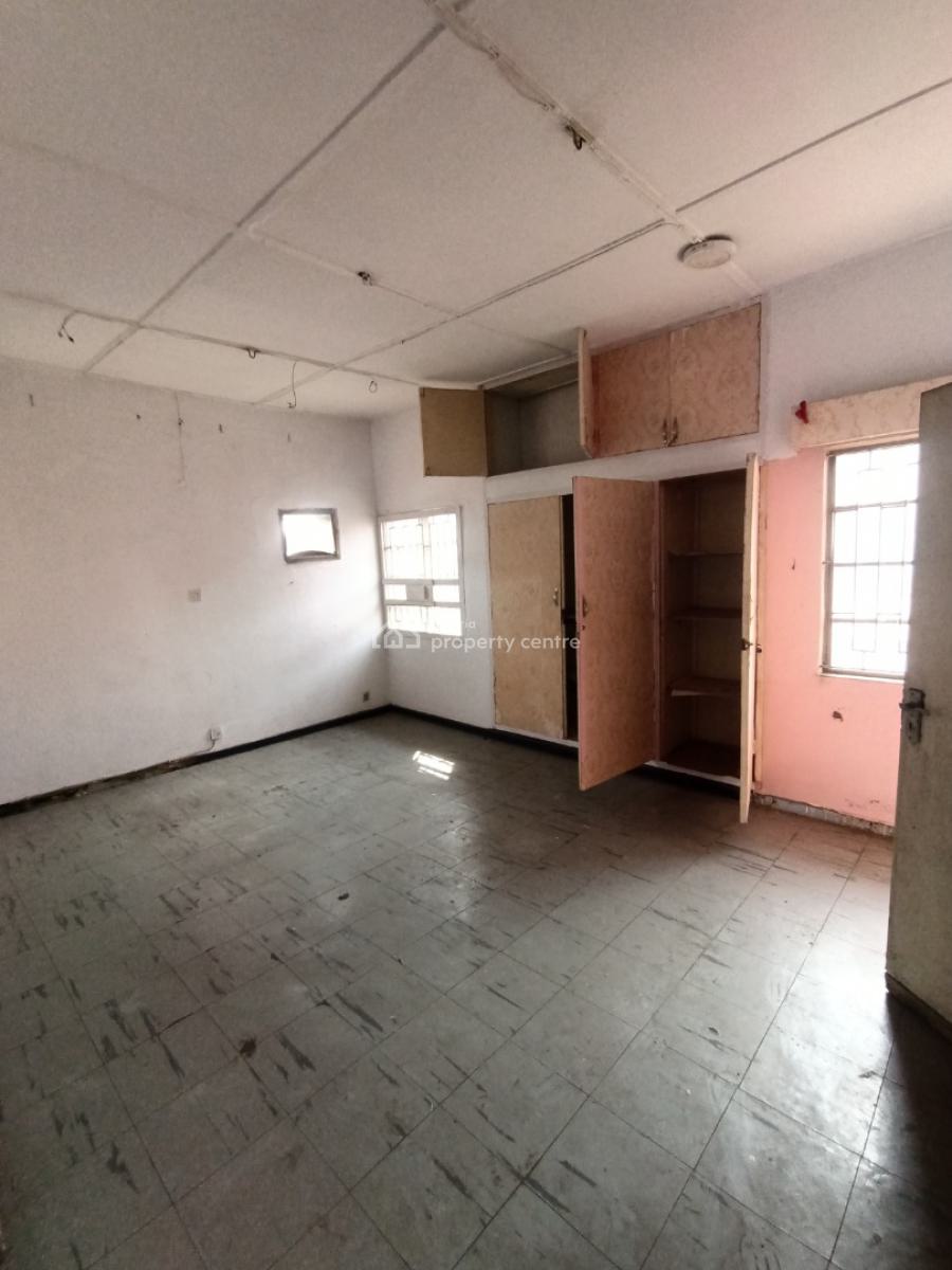 Decent Spacious 5 Bedroom Semi Detached Duplex with Bq, Ilupeju, Lagos, Semi-detached Duplex for Rent