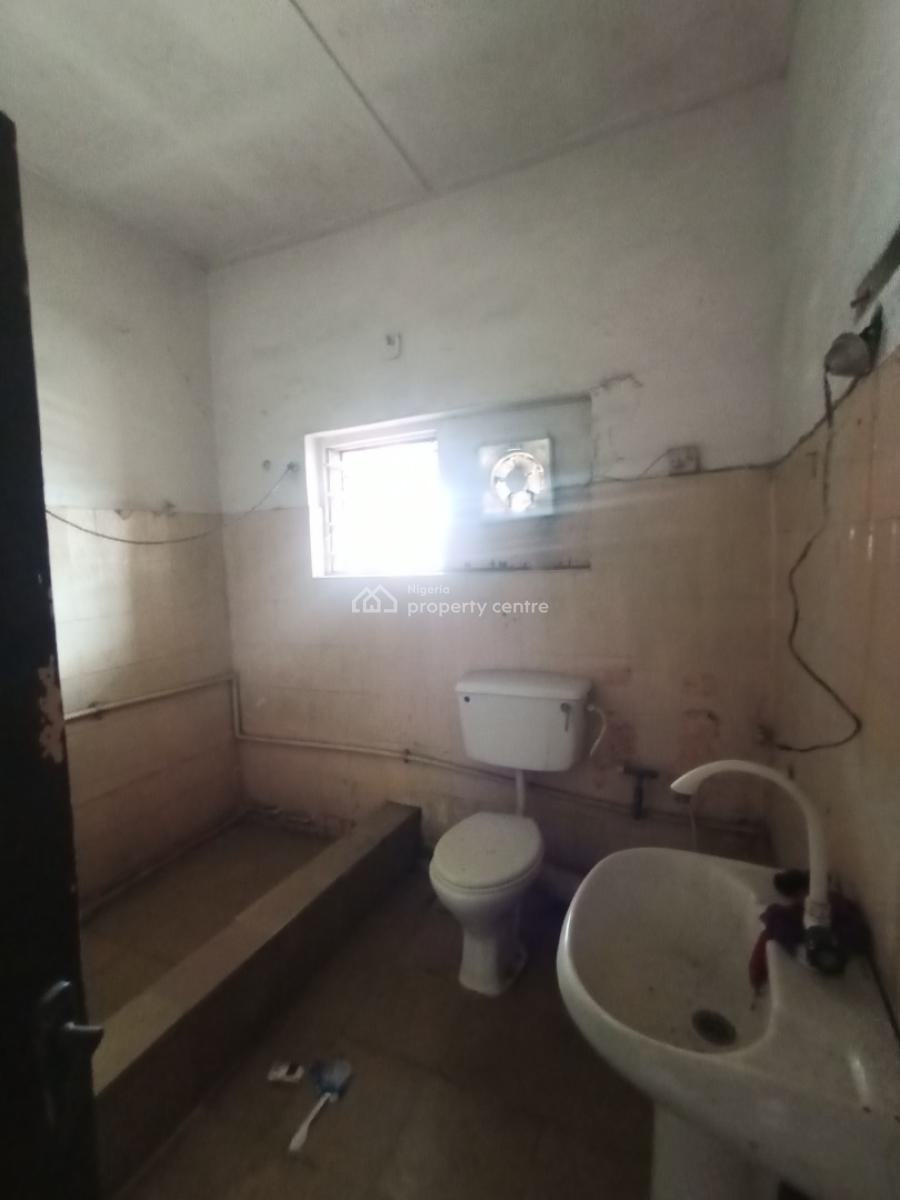 Decent Spacious 5 Bedroom Semi Detached Duplex with Bq, Ilupeju, Lagos, Semi-detached Duplex for Rent