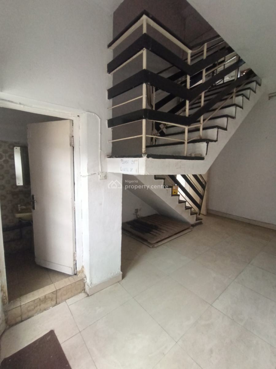Decent Spacious 5 Bedroom Semi Detached Duplex with Bq, Ilupeju, Lagos, Semi-detached Duplex for Rent