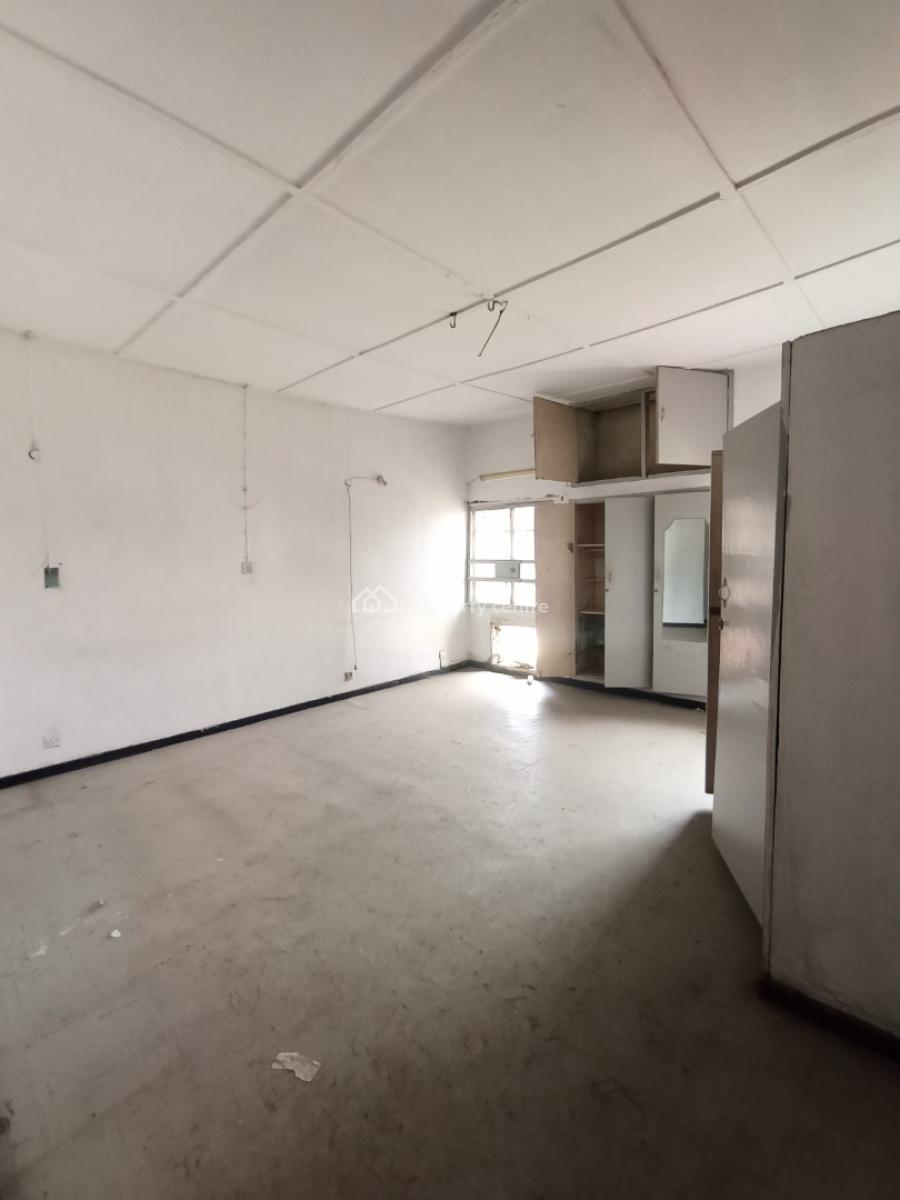 Decent Spacious 5 Bedroom Semi Detached Duplex with Bq, Ilupeju, Lagos, Semi-detached Duplex for Rent