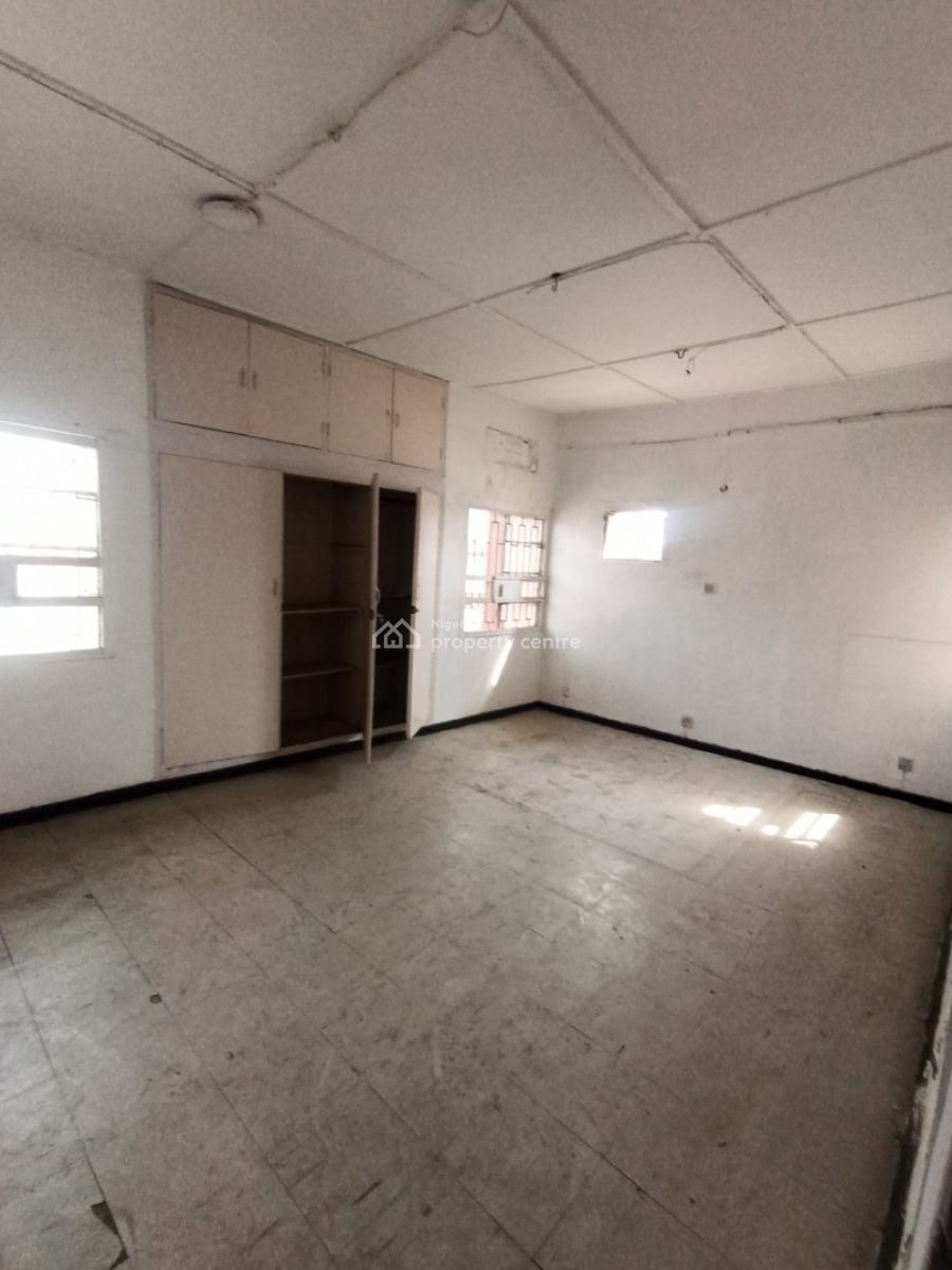 Decent Spacious 5 Bedroom Semi Detached Duplex with Bq, Ilupeju, Lagos, Semi-detached Duplex for Rent