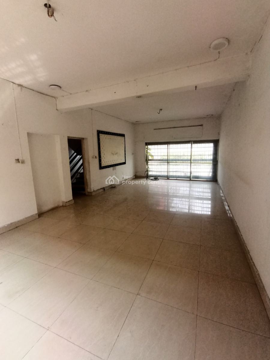 Decent Spacious 5 Bedroom Semi Detached Duplex with Bq, Ilupeju, Lagos, Semi-detached Duplex for Rent