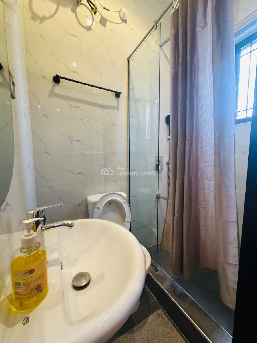 Nicely Built 2 Bedroom Apartment, Lekki Phase 1, Lekki, Lagos, Flat / Apartment Short Let