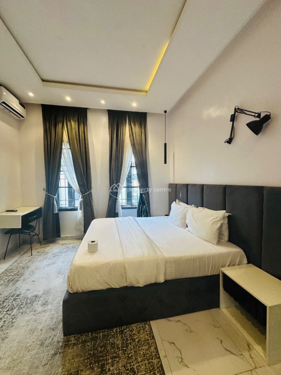 Nicely Built 2 Bedroom Apartment, Lekki Phase 1, Lekki, Lagos, Flat / Apartment Short Let