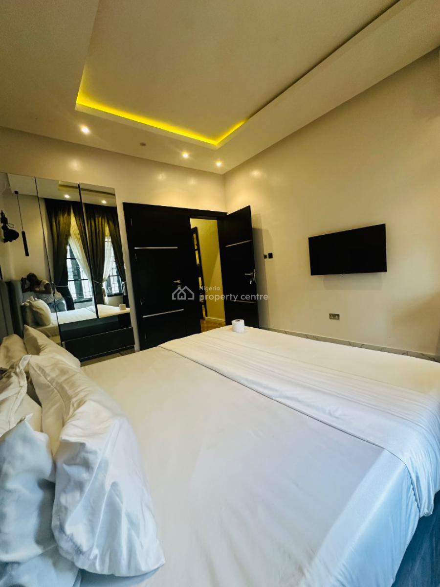 Nicely Built 2 Bedroom Apartment, Lekki Phase 1, Lekki, Lagos, Flat / Apartment Short Let