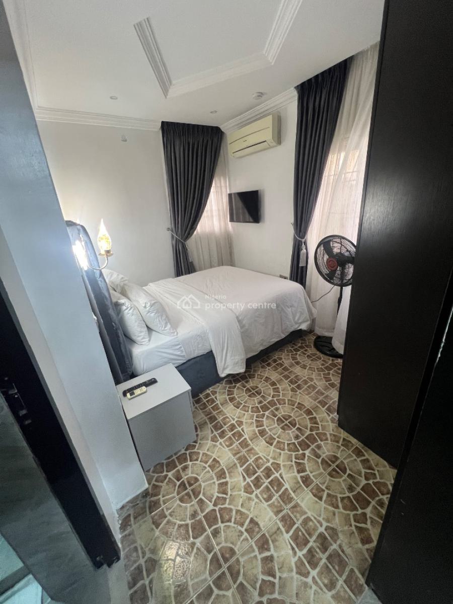 Serviced Luxury 2-bedroom Apartment with Steady Electricity, Lekki Phase 1, Lekki, Lagos, Flat / Apartment for Rent