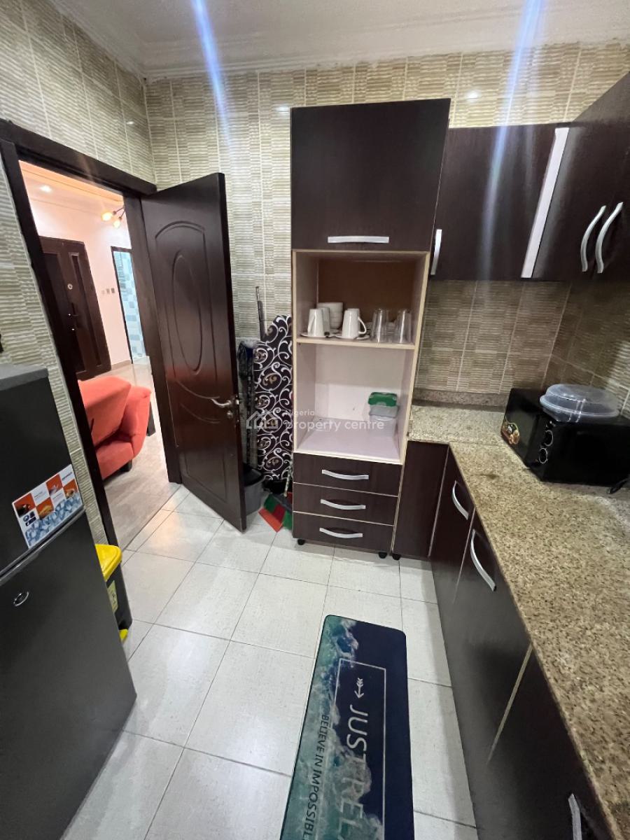 Serviced Luxury 3-bedroom Apartment with Steady Electricity, Lekki Phase 1, Lekki, Lagos, Flat / Apartment for Rent