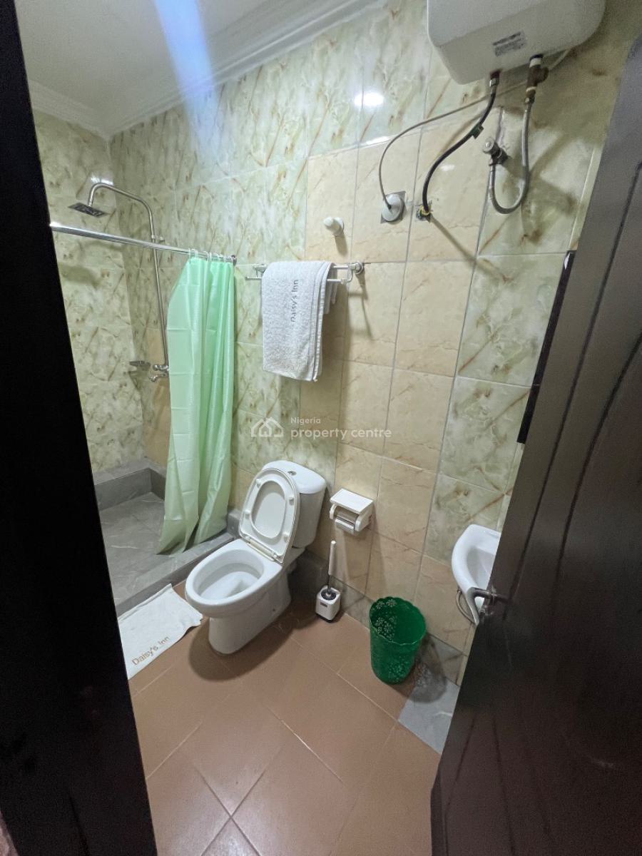 Serviced Luxury 3-bedroom Apartment with Steady Electricity, Lekki Phase 1, Lekki, Lagos, Flat / Apartment for Rent