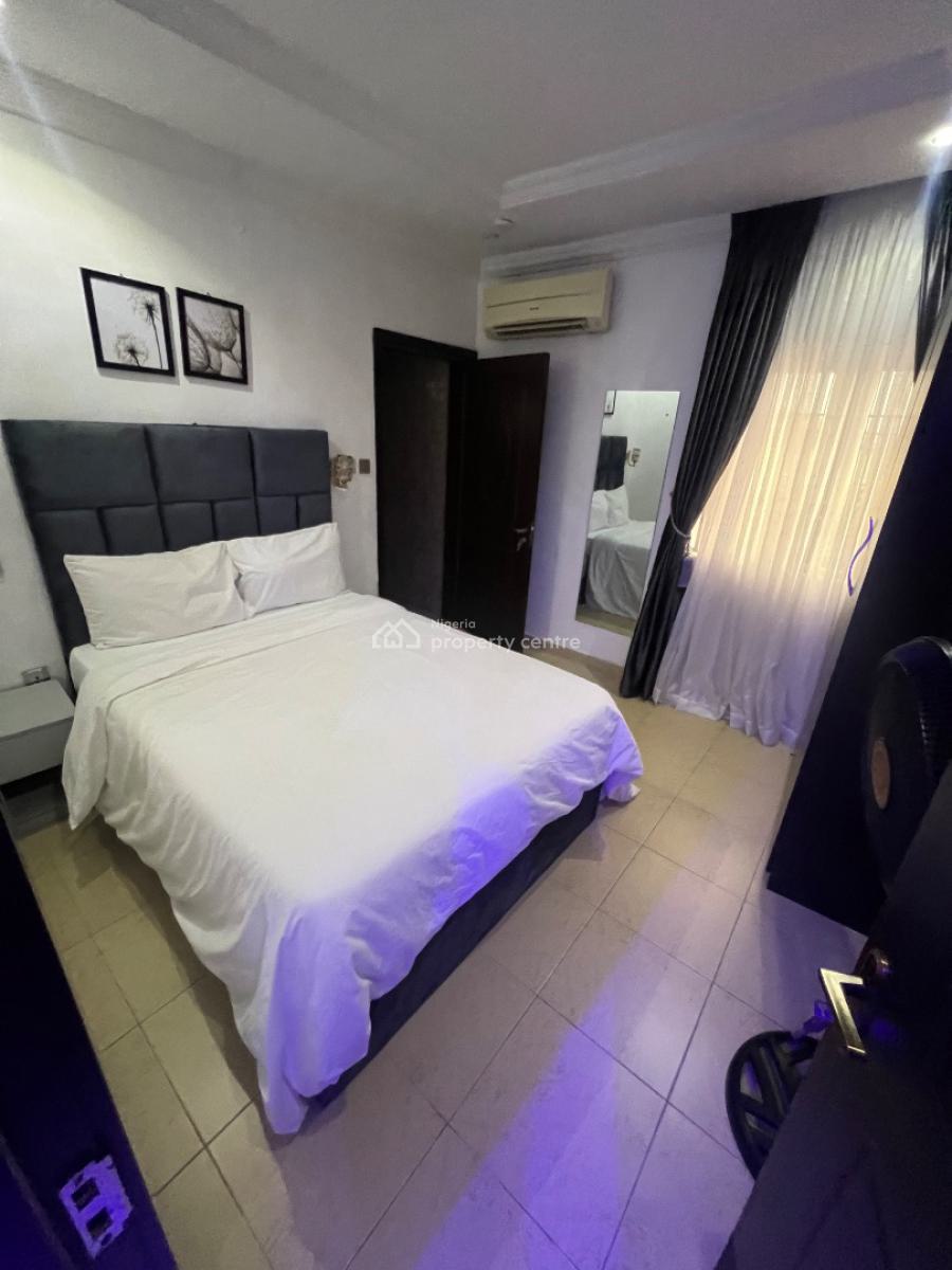 Serviced Luxury 3-bedroom Apartment with Steady Electricity, Lekki Phase 1, Lekki, Lagos, Flat / Apartment for Rent