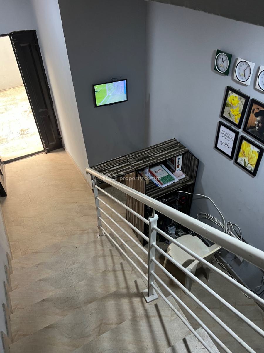 Serviced Luxury 3-bedroom Apartment with Steady Electricity, Lekki Phase 1, Lekki, Lagos, Flat / Apartment for Rent