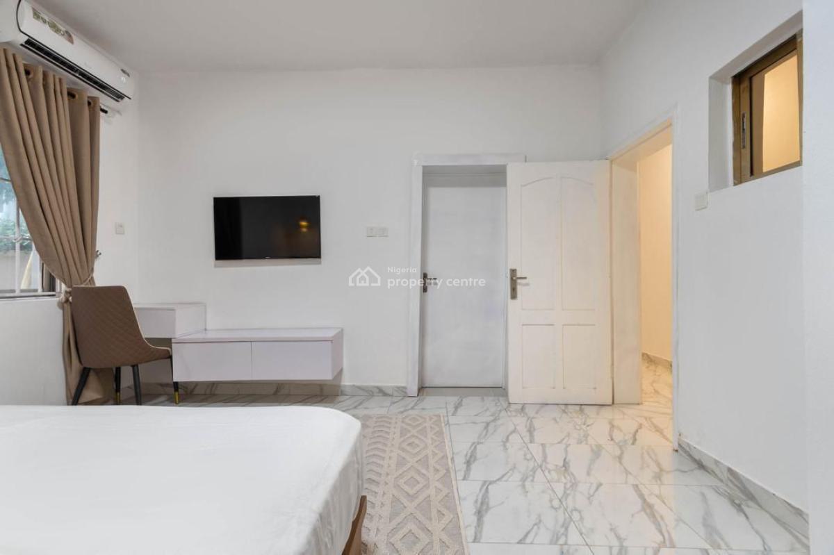 Luxury 3 Bedroom Apartment with Swimming Pool, Admiralty Way, Lekki Phase 1, Lekki, Lagos, Flat / Apartment Short Let