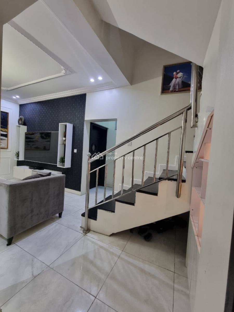 Large 3 Bedroom+bq Terrace in a Secured Estate, Ikate Elegushi, Lekki, Lagos, Terraced Duplex for Sale