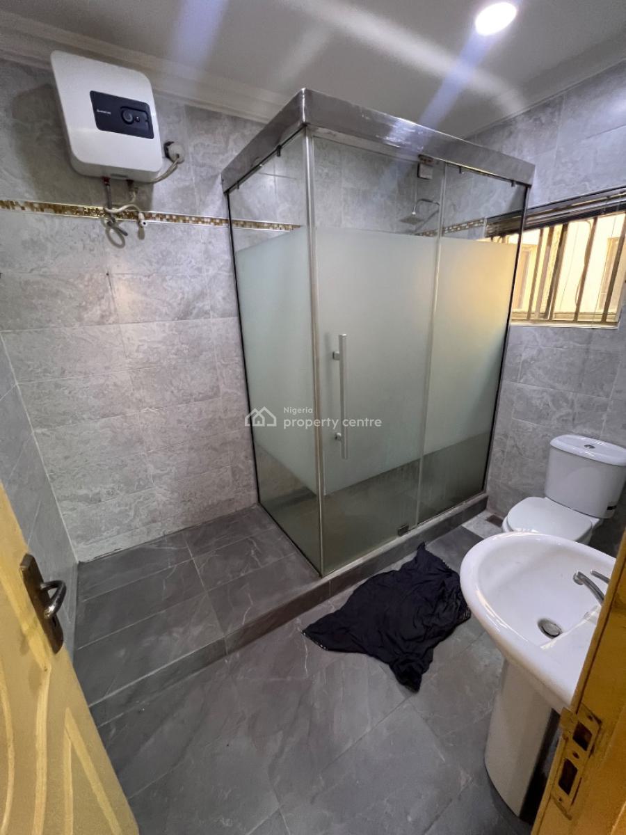 Super-clean and Cozy 5-bedroom Semi-detached Duplex with 2-bedroom Bq, Lekki Phase 1, Lekki, Lagos, House for Rent