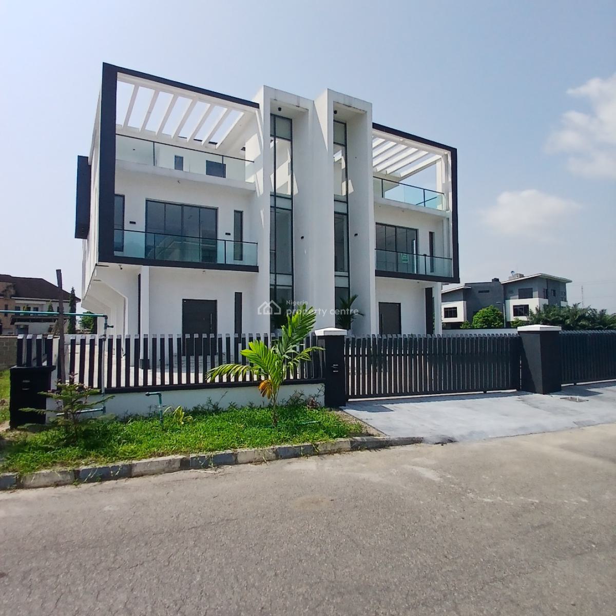 Aesthetically Pleasing 4 Bedroom Semi-detached Duplex with Bq, Vgc, Lekki, Lagos, Semi-detached Duplex for Sale