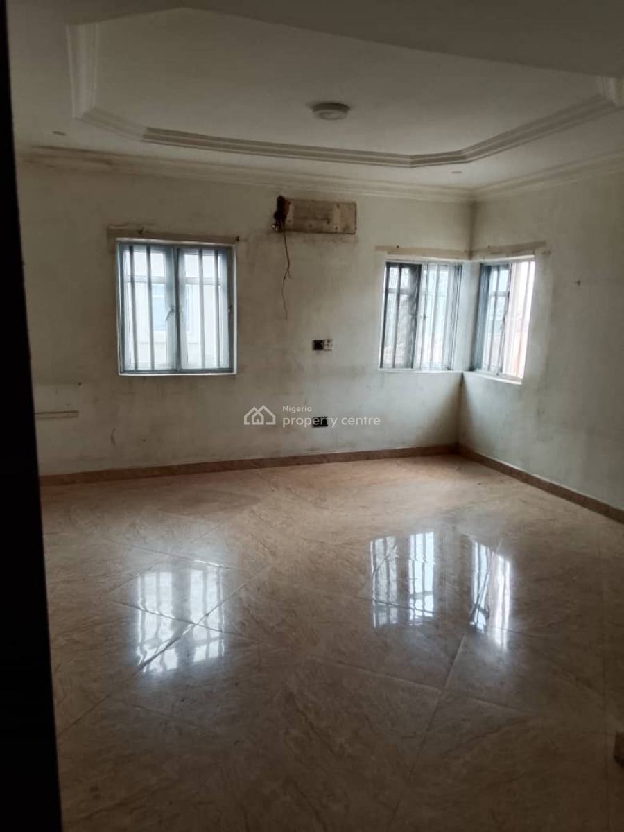 Spacious 3 Bedroom Flat Upstairs, Omole Phase 2, Ikeja, Lagos, Flat / Apartment for Rent