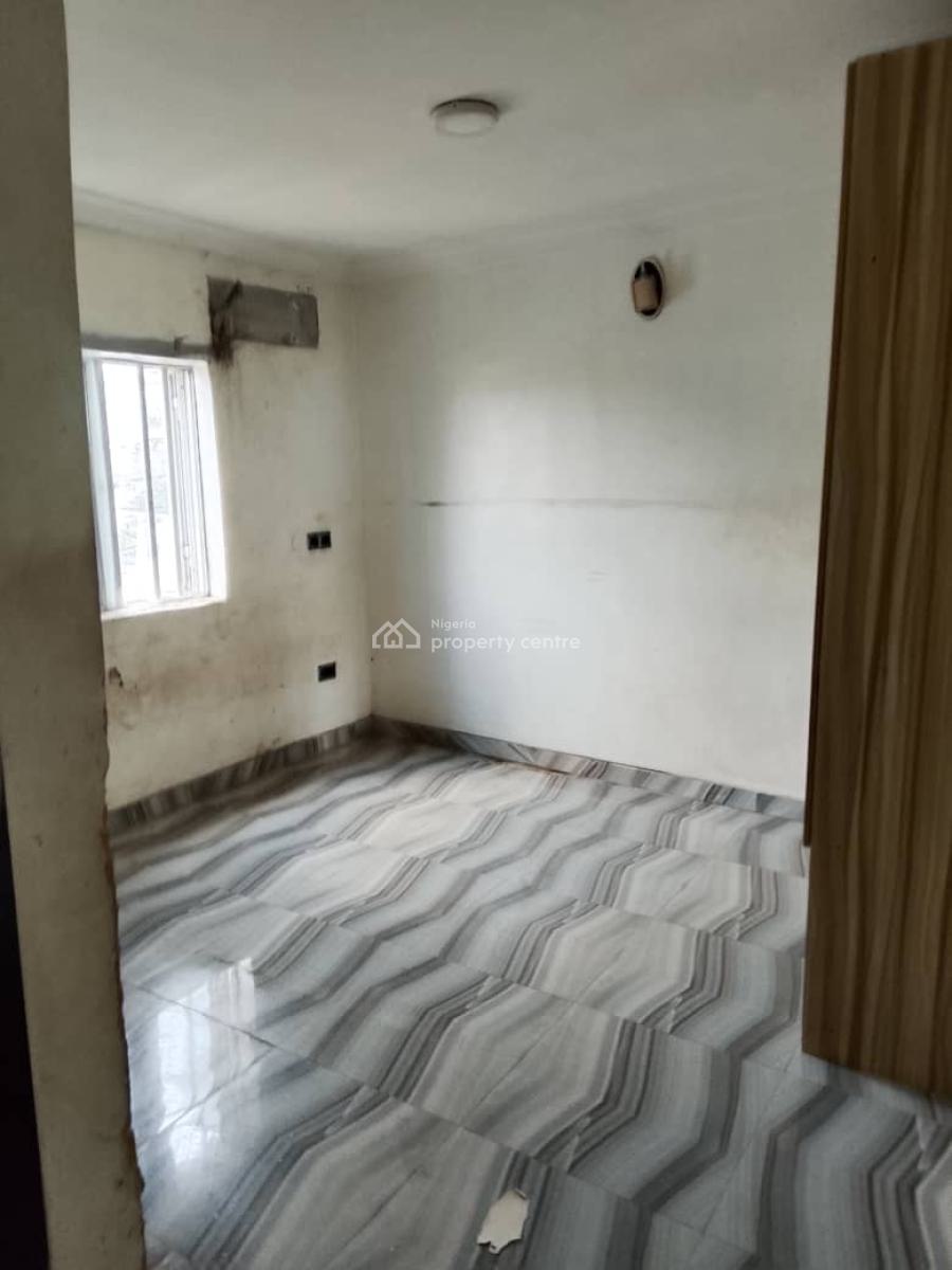 Spacious 3 Bedroom Flat Upstairs, Omole Phase 2, Ikeja, Lagos, Flat / Apartment for Rent