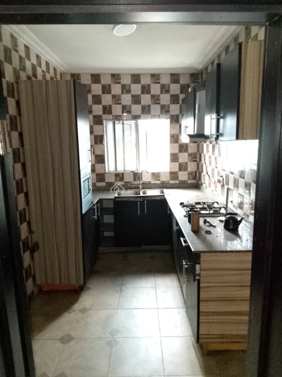 Spacious 3 Bedroom Flat Upstairs, Omole Phase 2, Ikeja, Lagos, Flat / Apartment for Rent
