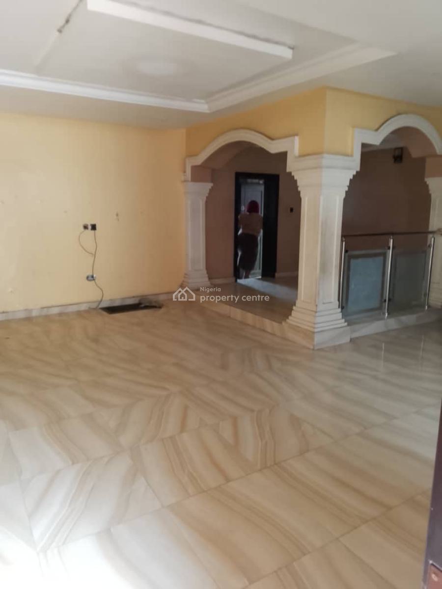 Spacious 3 Bedroom Flat Upstairs, Omole Phase 2, Ikeja, Lagos, Flat / Apartment for Rent