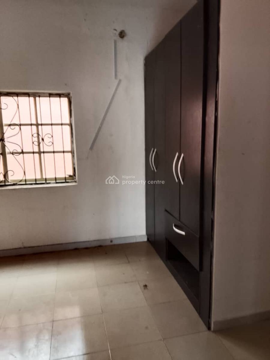 3 Bedroom Flat, Felicia Street Olowoira Via Omole Phase 2, Olowora, Magodo, Lagos, Flat / Apartment for Rent