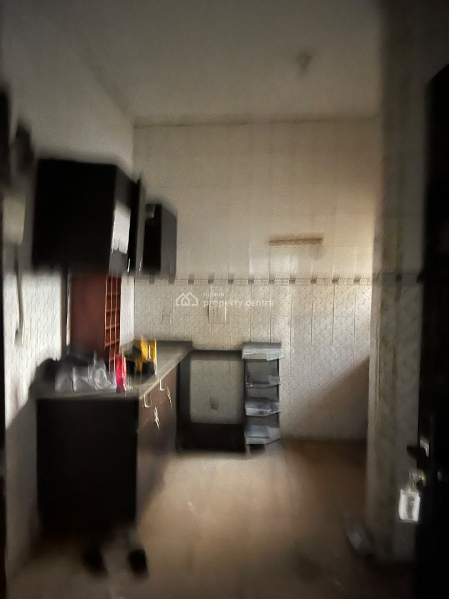 Clean 2 Bedroom Flat, 1st Floor, Tarred Road, By Arab (tarred Road), Utako, Abuja, Flat / Apartment for Rent