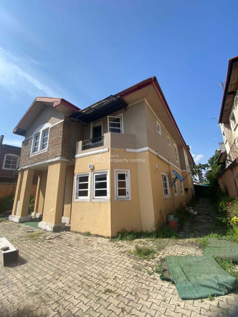 Self Compound 6- Bedroom Fully Detached Duplex with 2 Rooms Bq, Lekki Phase 1, Lekki, Lagos, Detached Duplex for Rent