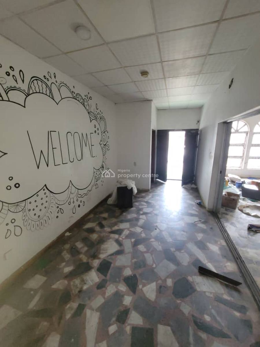 Self Compound 5 Bedroom Semi-detached House with 2 Rooms Bq, Lekki Phase 1, Lekki, Lagos, Semi-detached Duplex for Rent