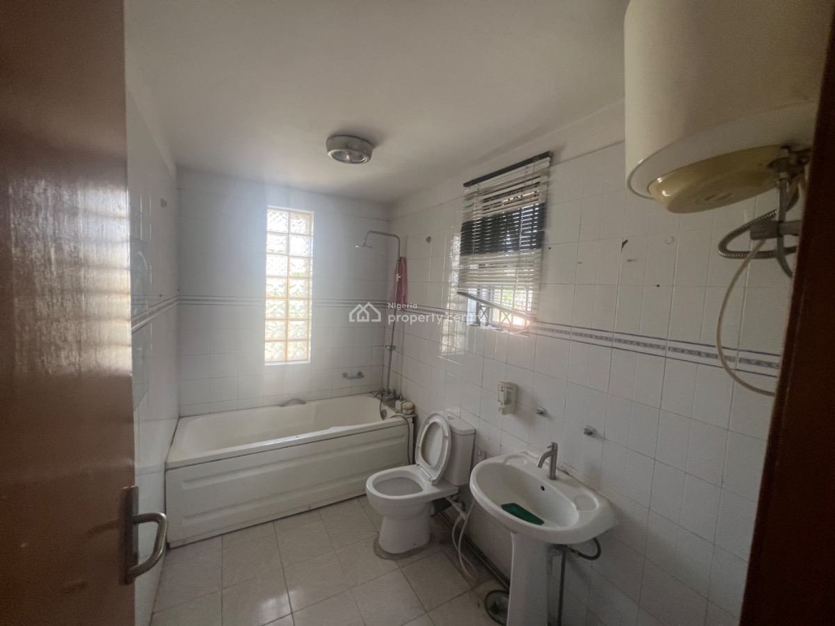 4 Bedroom Fully Detached Uplex with 2 Rooms Bq, Lekki Phase 1, Lekki, Lagos, Detached Duplex for Rent