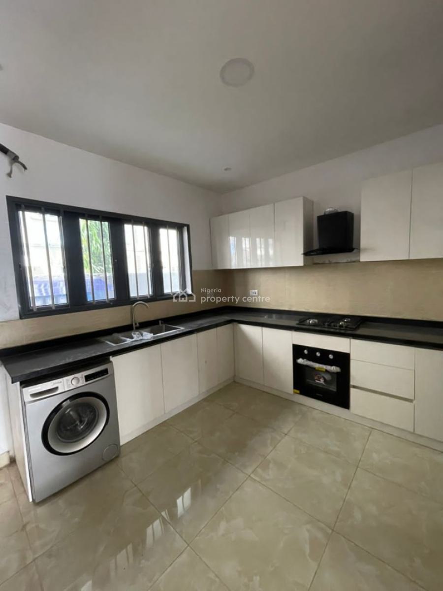 Spacious Massive Luxury 4 Bedroom Duplex, Lekki Phase 1, Lekki, Lagos, Terraced Duplex for Rent