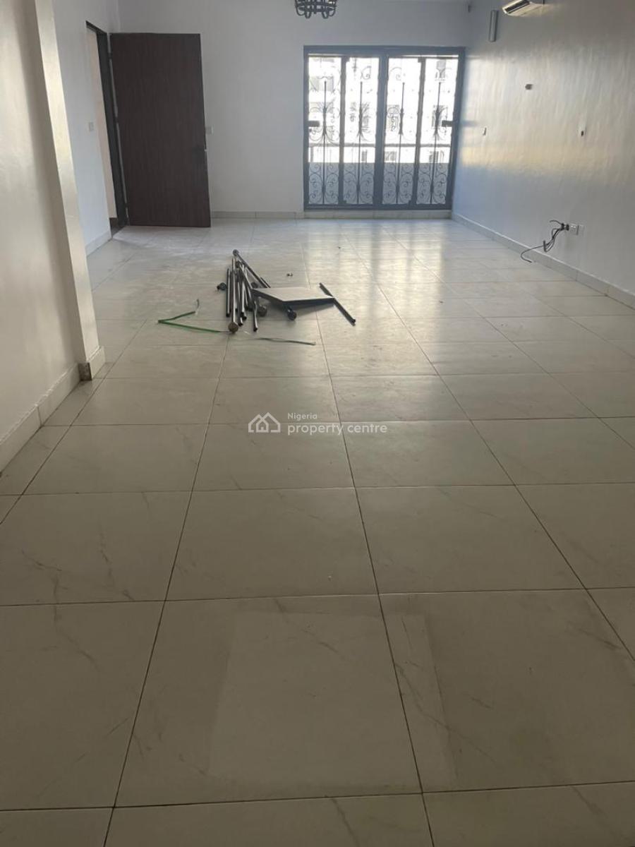 Luxurious 3 Bedroom with Bq, Off Durosinmi Etti Drive, Lekki Phase 1, Lekki, Lagos, Flat / Apartment for Rent