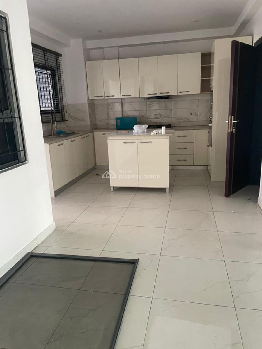 Luxurious 3 Bedroom with Bq, Off Durosinmi Etti Drive, Lekki Phase 1, Lekki, Lagos, Flat / Apartment for Rent