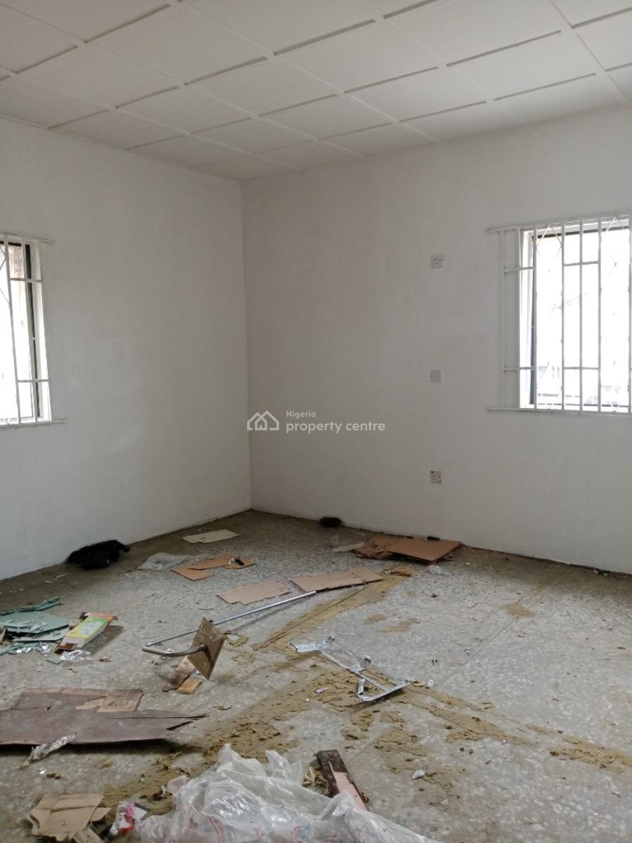 Newly Renovated Spacious 3 Bedroom Flat Upstairs, Omole Phase 1, Ikeja, Lagos, Flat / Apartment for Rent