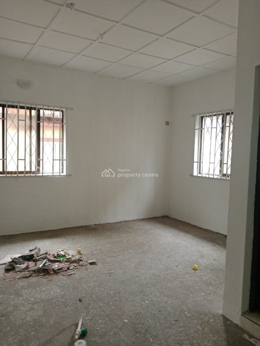 Newly Renovated Spacious 3 Bedroom Flat Upstairs, Omole Phase 1, Ikeja, Lagos, Flat / Apartment for Rent