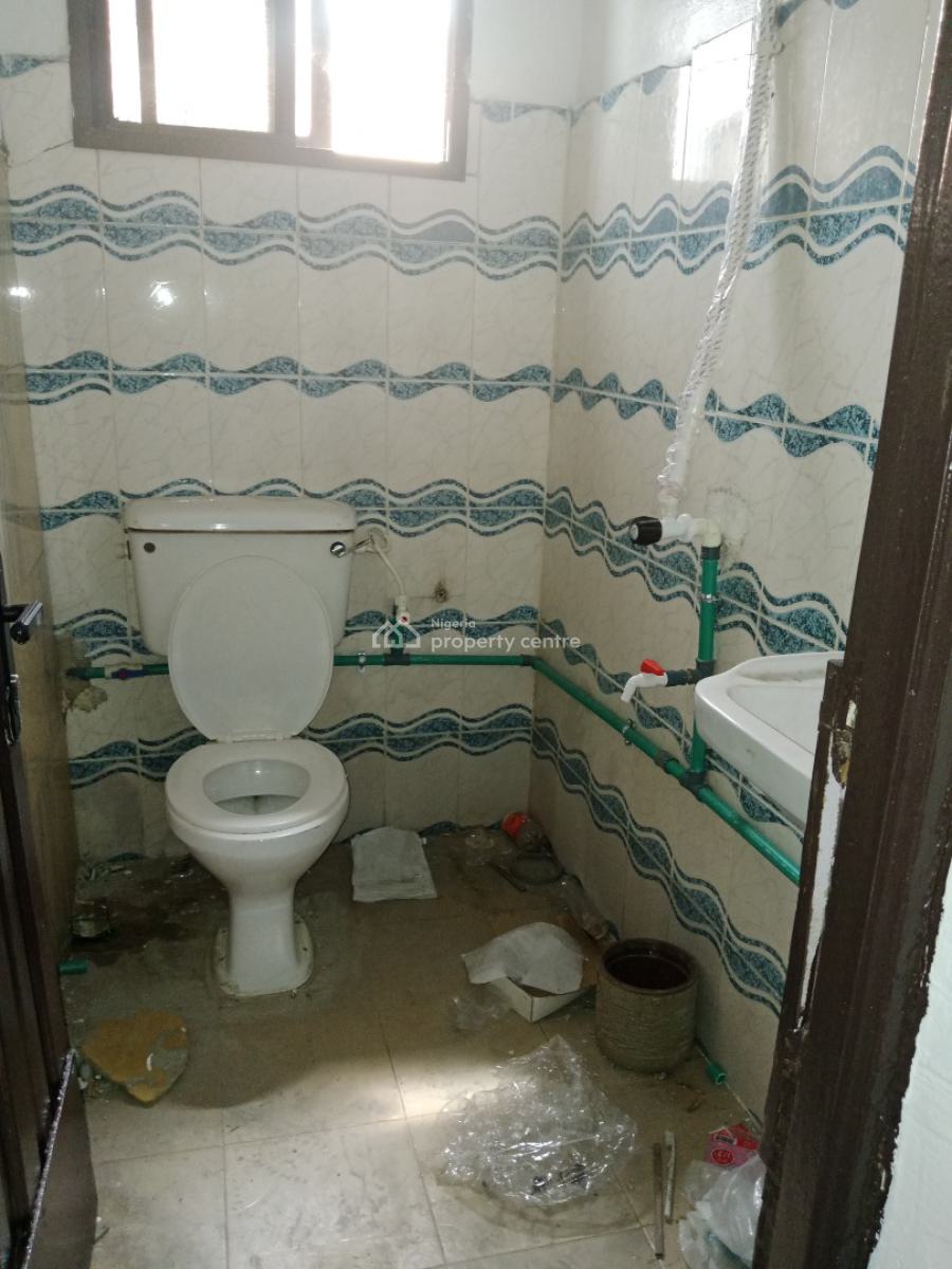 Newly Renovated Spacious 3 Bedroom Flat Upstairs, Omole Phase 1, Ikeja, Lagos, Flat / Apartment for Rent