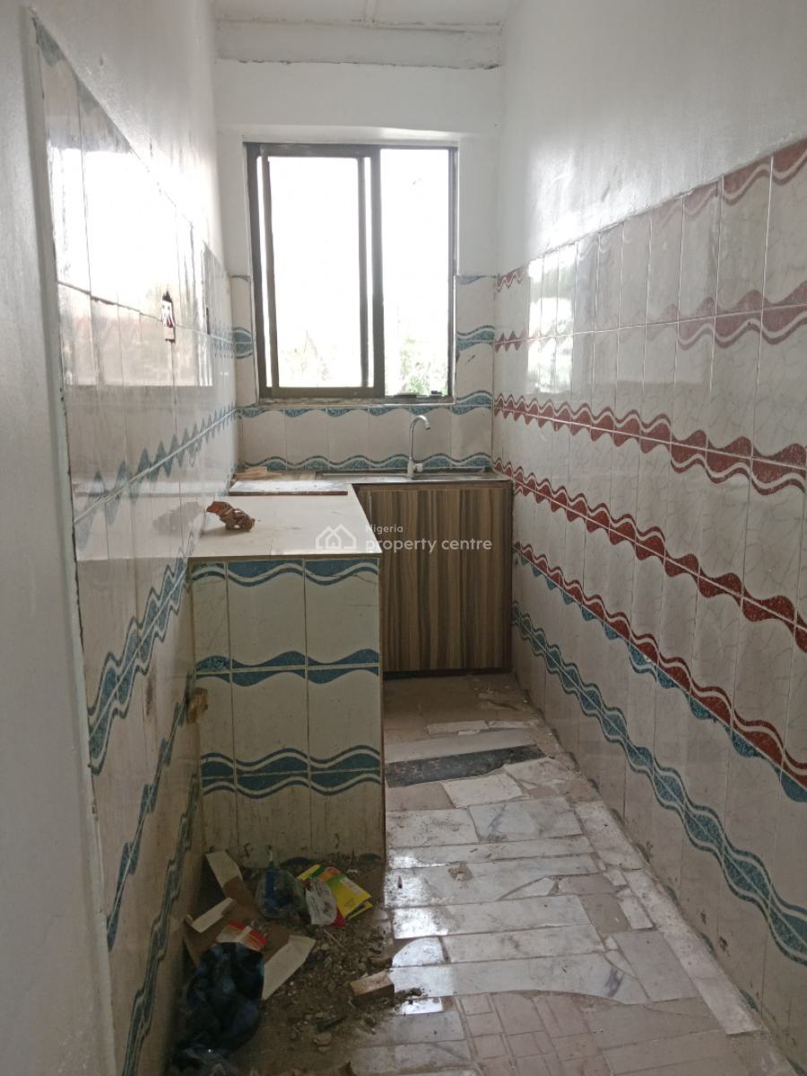 Newly Renovated Spacious 3 Bedroom Flat Upstairs, Omole Phase 1, Ikeja, Lagos, Flat / Apartment for Rent