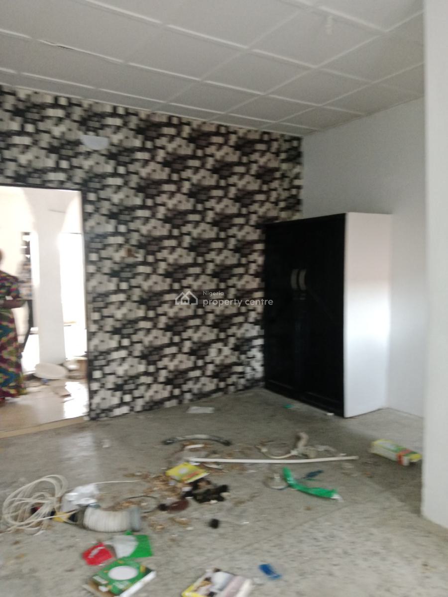 Newly Renovated Spacious 3 Bedroom Flat Upstairs, Omole Phase 1, Ikeja, Lagos, Flat / Apartment for Rent