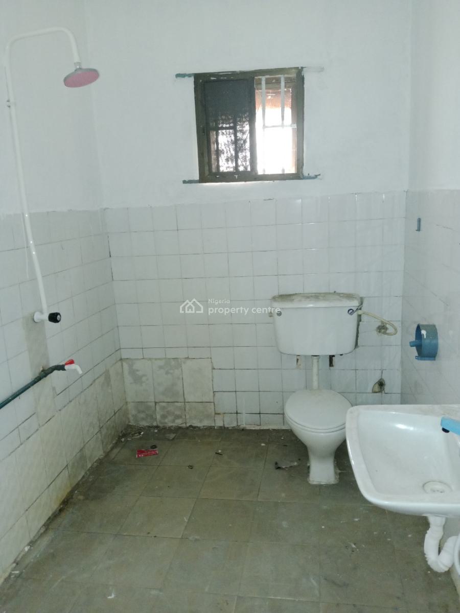 Newly Renovated Spacious 3 Bedroom Flat Upstairs, Omole Phase 1, Ikeja, Lagos, Flat / Apartment for Rent